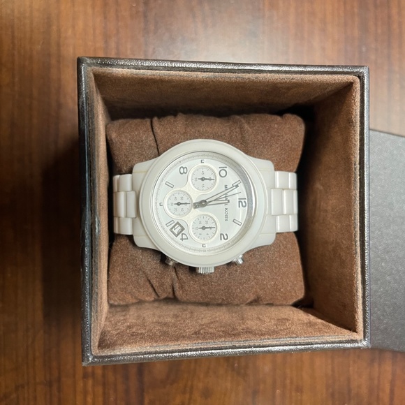 Michael Kors Ceramic White Watch MK5161
